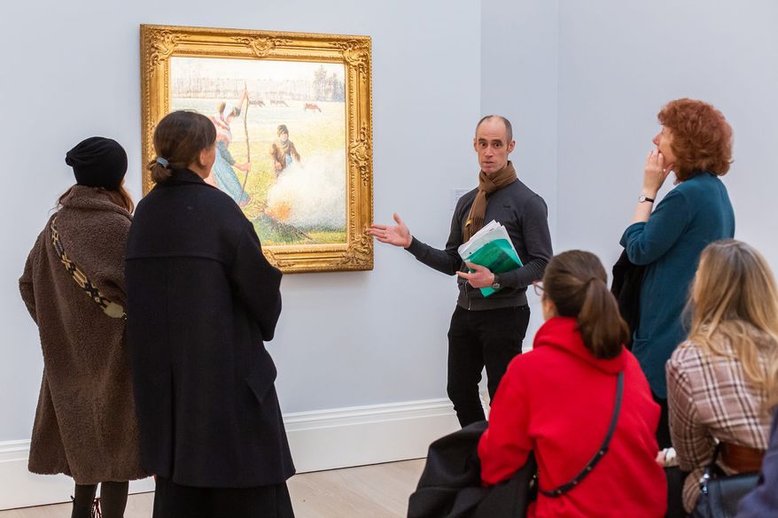 Audience listening to an art historian | Gallery views & installation shots | © Sotheby’s