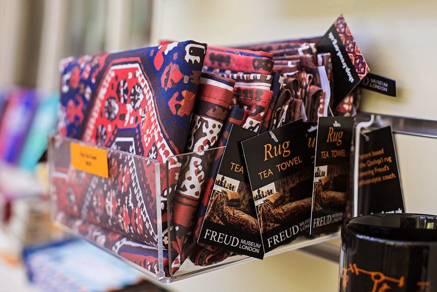 A selection of product photography created for the online shop & social media channels. Shop display