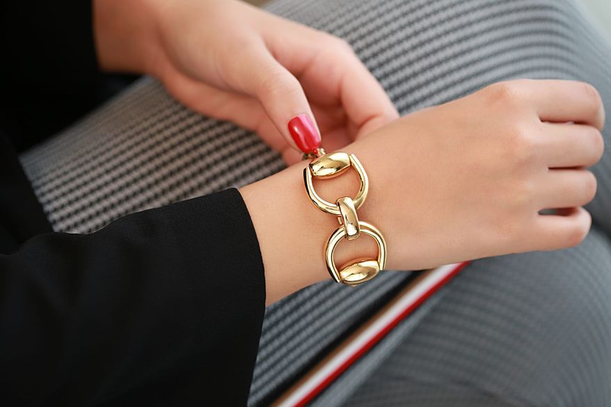 On-figure jewelry photography | social media & advertising | © Sotheby’s