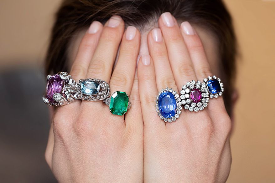 On-figure jewelry photography | social media & advertising | © Sotheby’s