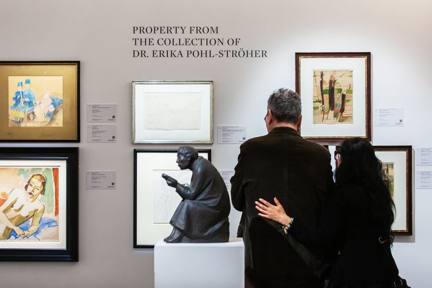 Audience engaging with art | Gallery views & installation shots | © Sotheby’s