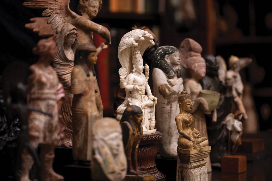 Antiquities from Sigmund Freud's personal collection | in-situ collection photography | © Freud Museum London