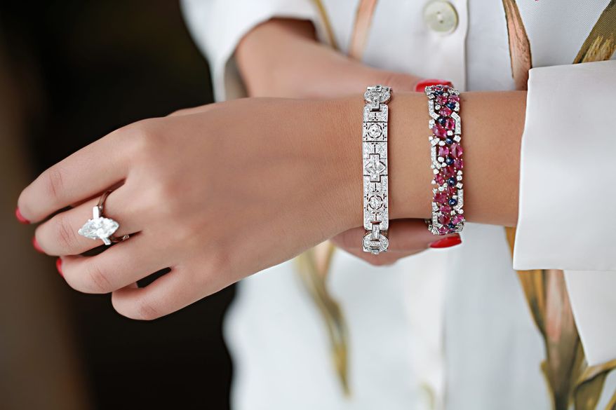 On-figure jewelry photography | social media & advertising | © Sotheby’s